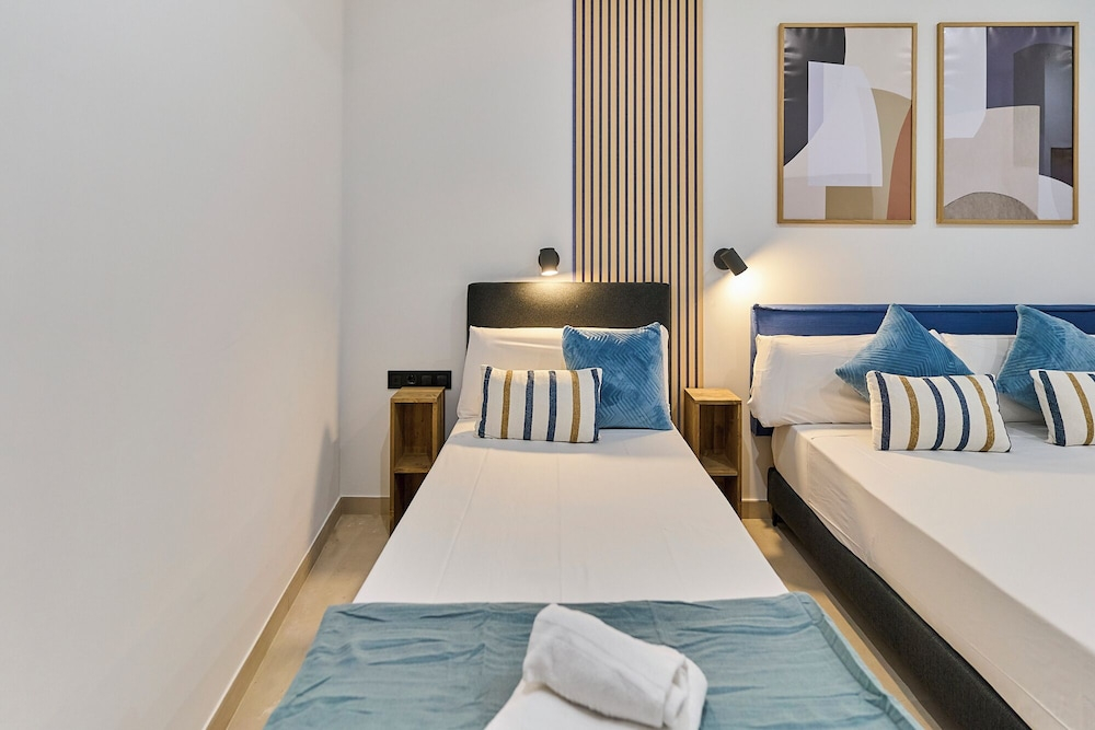 Sant Adrià Urban Suites by gaiarooms
