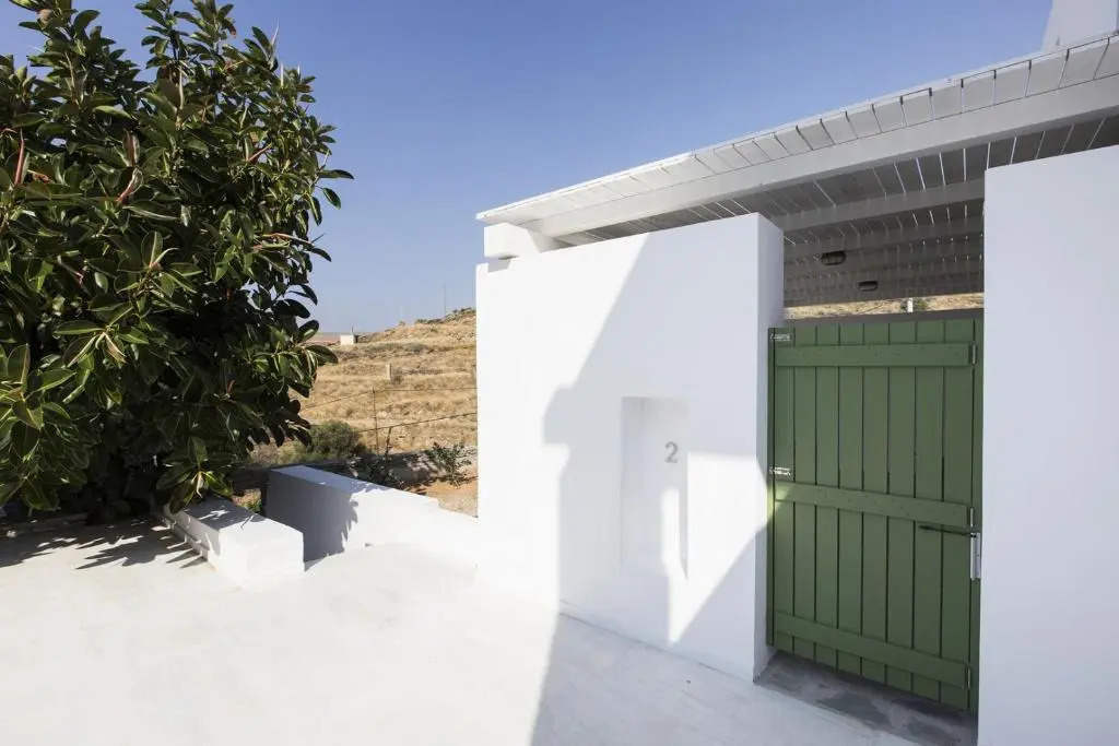 67sq meters modern apartment with a swimming pool and sea view in Koundouros