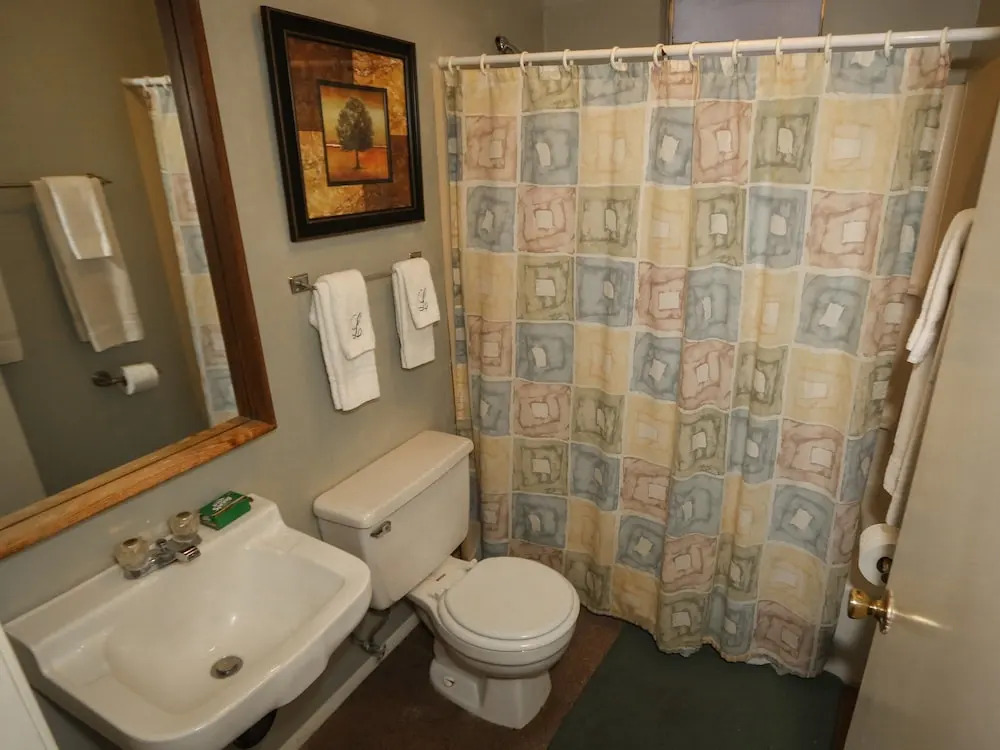 Lamplighter Suites