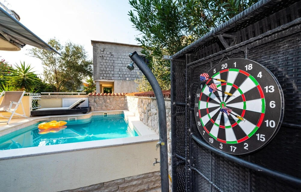 Awesome Apartment in Zdrelac With 3 Bedrooms, Wifi and Outdoor Swimming Pool