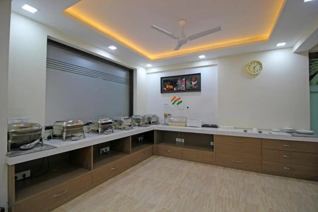 Gazebo Inn & Suites Medanta