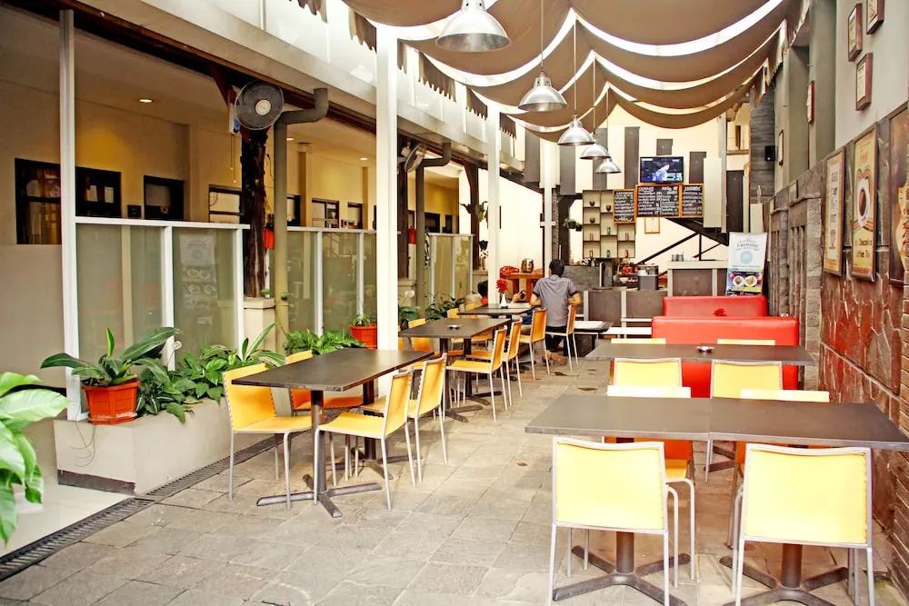 ZEN Rooms Riau Martadinata