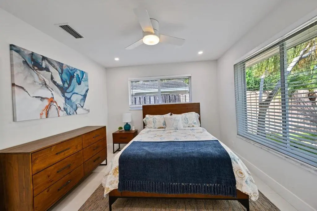 Sail Away Beach Cottage Sleeps 10 Heated Pool