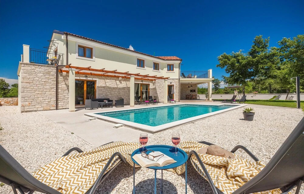 Beautiful Home In Bale