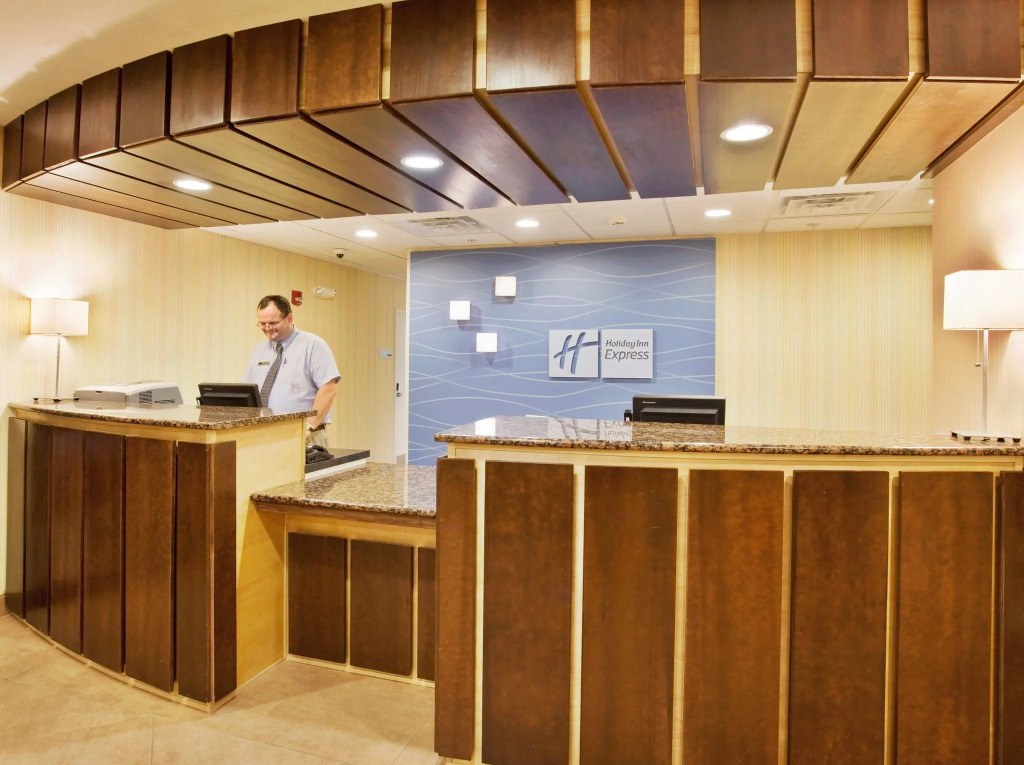 Holiday Inn Express & Suites - Lincoln Downtown by IHG