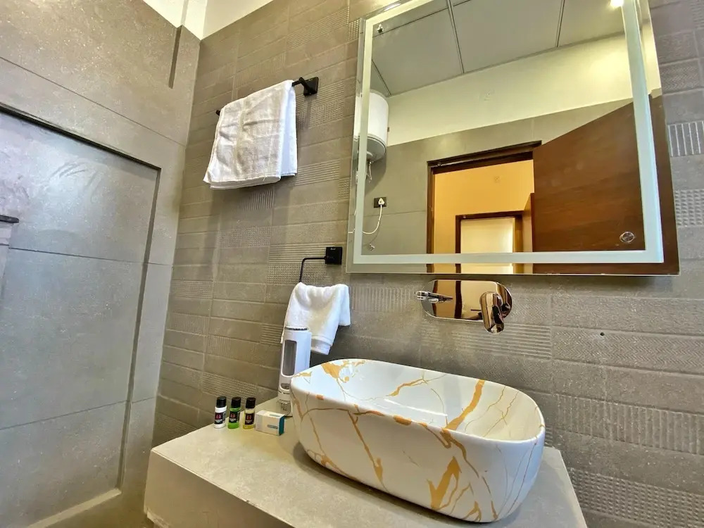 Hotel O Luxes Stays
