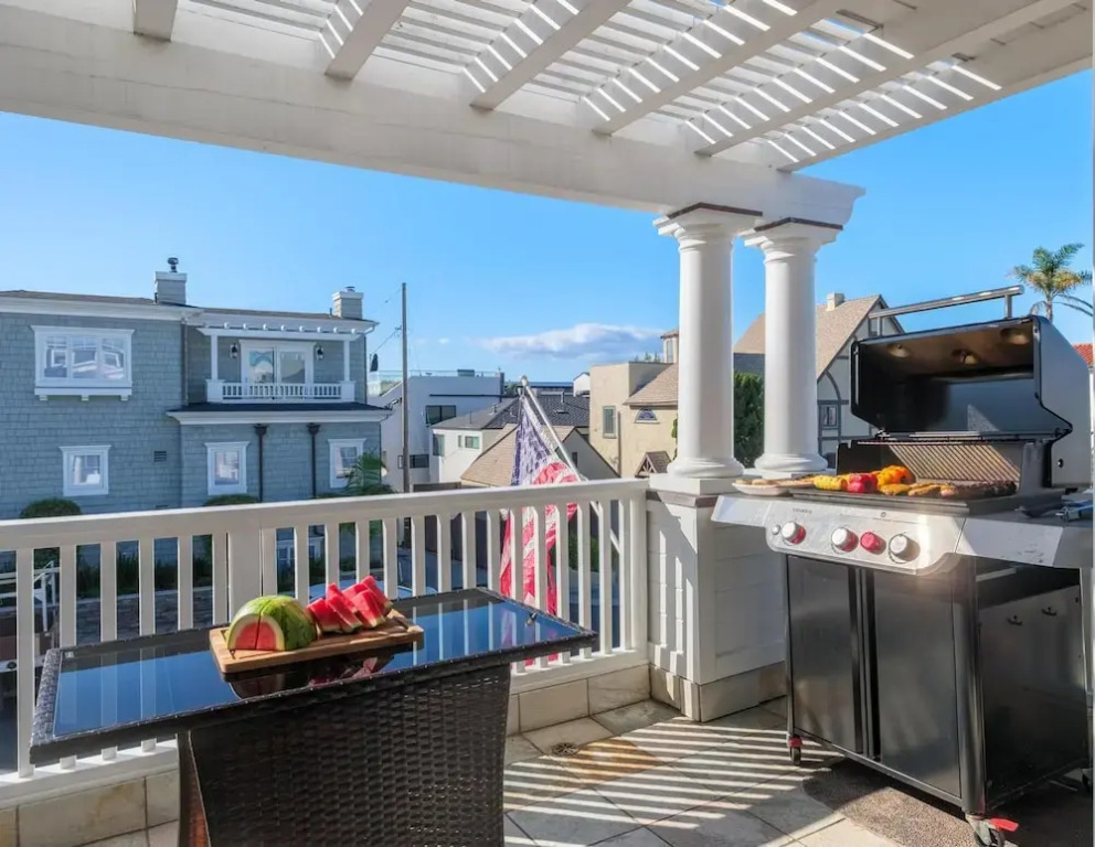 4br Beach House Steps From Sand - AC Parking BBQ