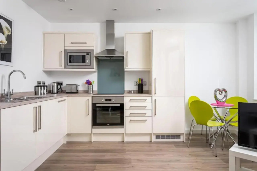 Beautiful 1 bedroom apartment at the iconic Post House Gloucester