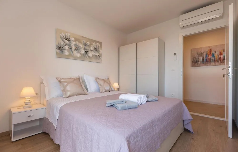 Beautiful Apartment in Makarska With 3 Bedrooms and Wifi
