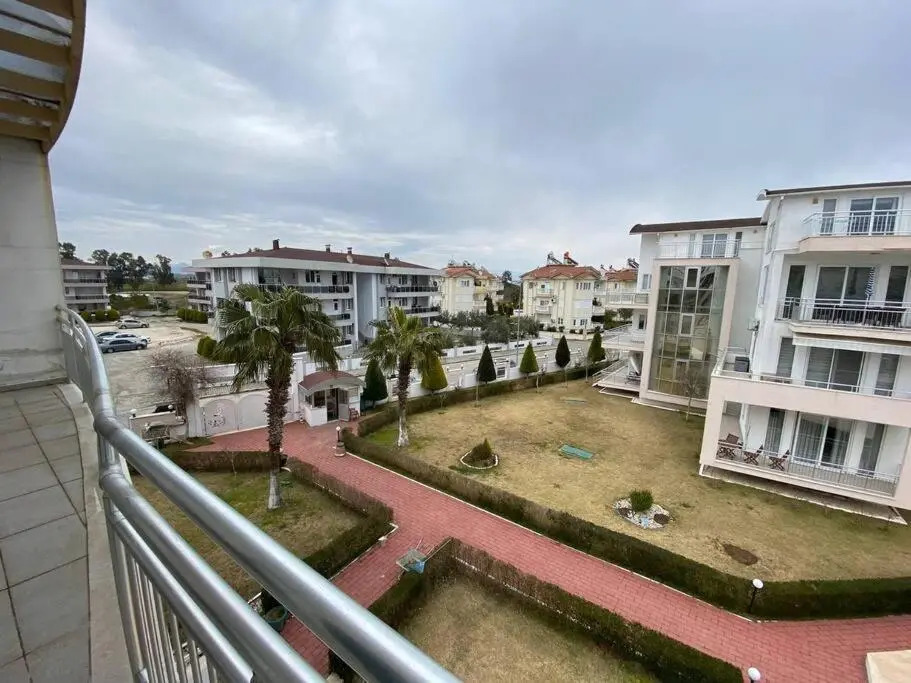 Lovely 3 Bedrooms Luxury APT with pool and Gym