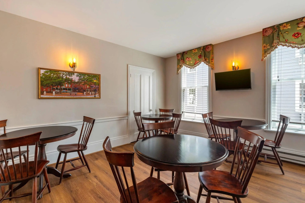 Essex Street Inn & Suites, an Ascend Collection Hotel