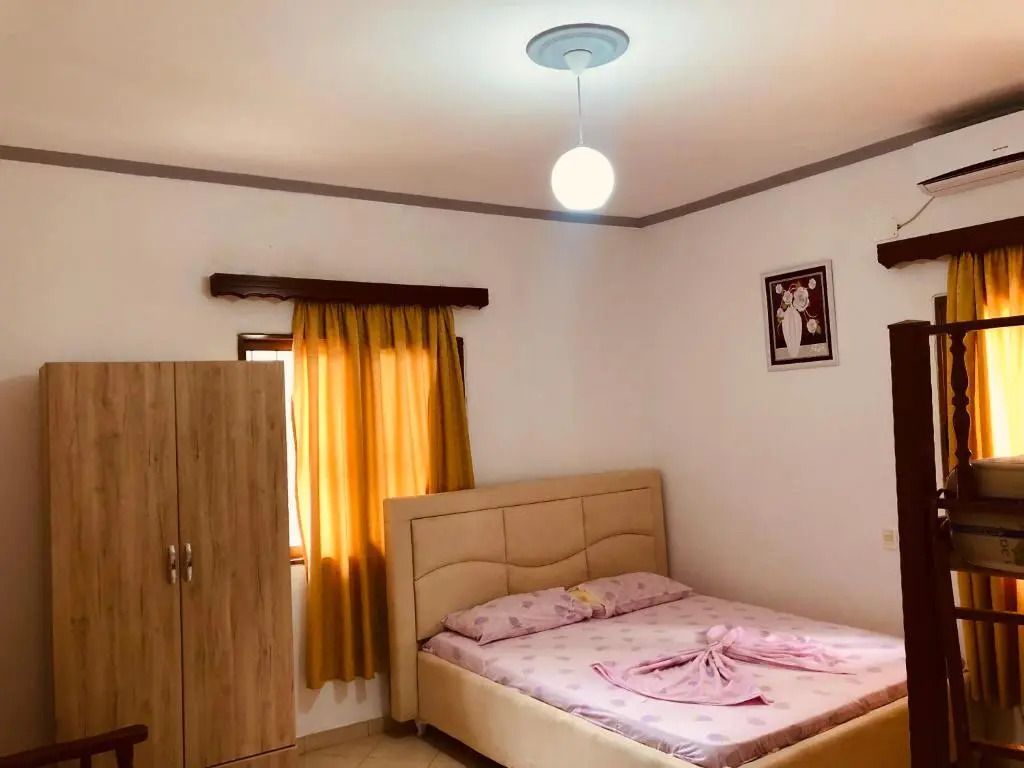 Oni Apartments