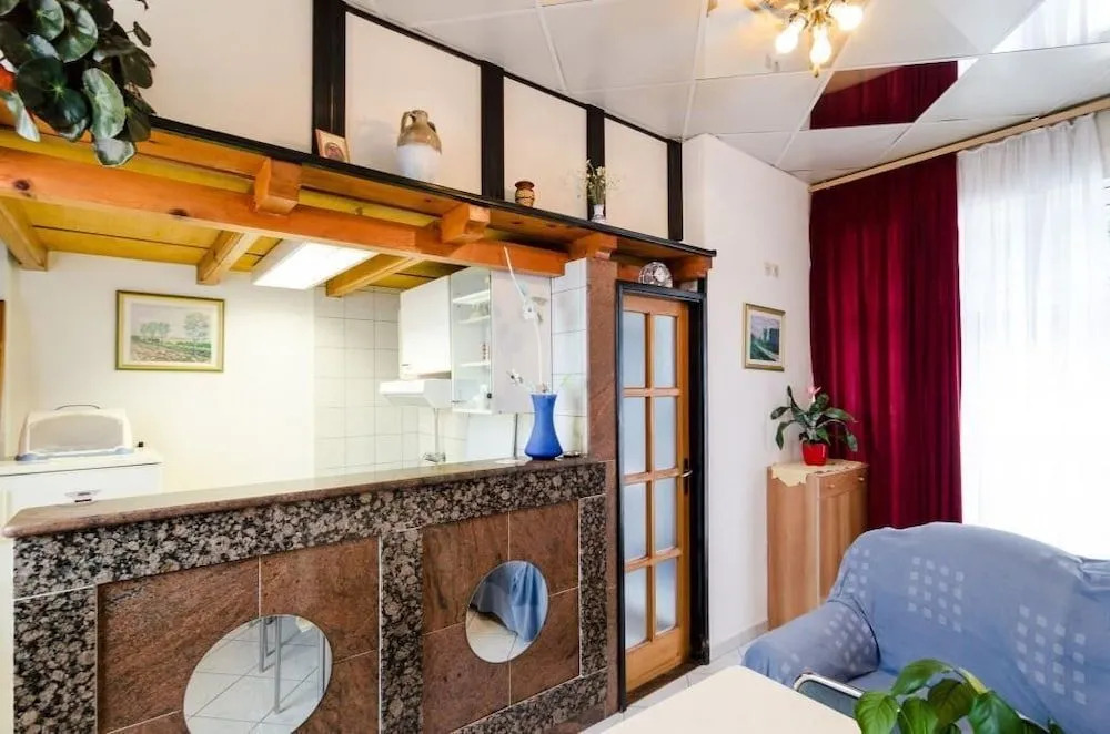 Apartments and Rooms Tatjana