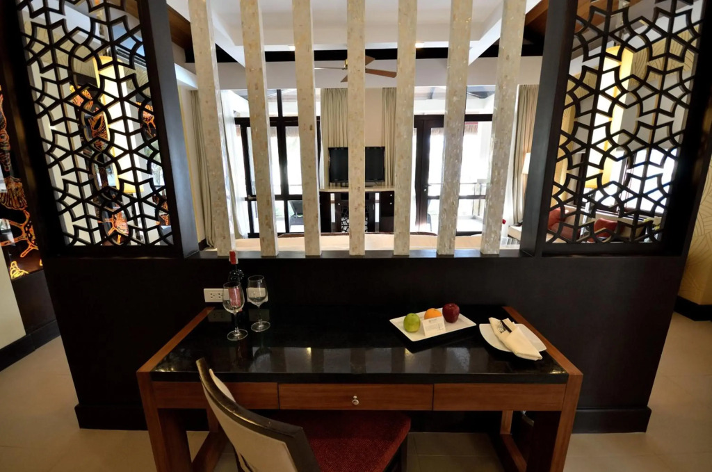 Henann Resort Alona Beach
