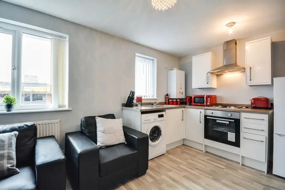 Cosy 2 Bedroom Apartment with Parking