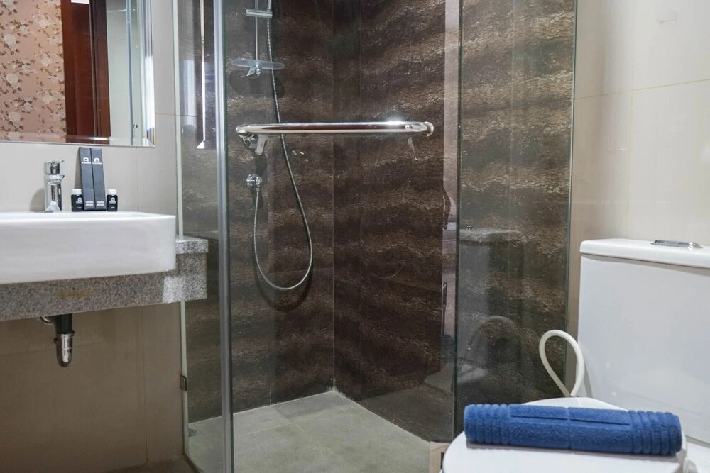 Luxurious And Comfy 2br Lucky Tower Apartment