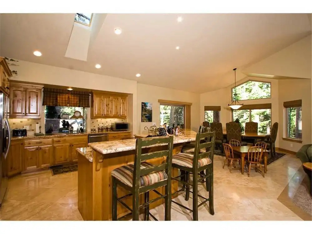 Clement Lodge 5 Bedrooms 3 Bathrooms Home