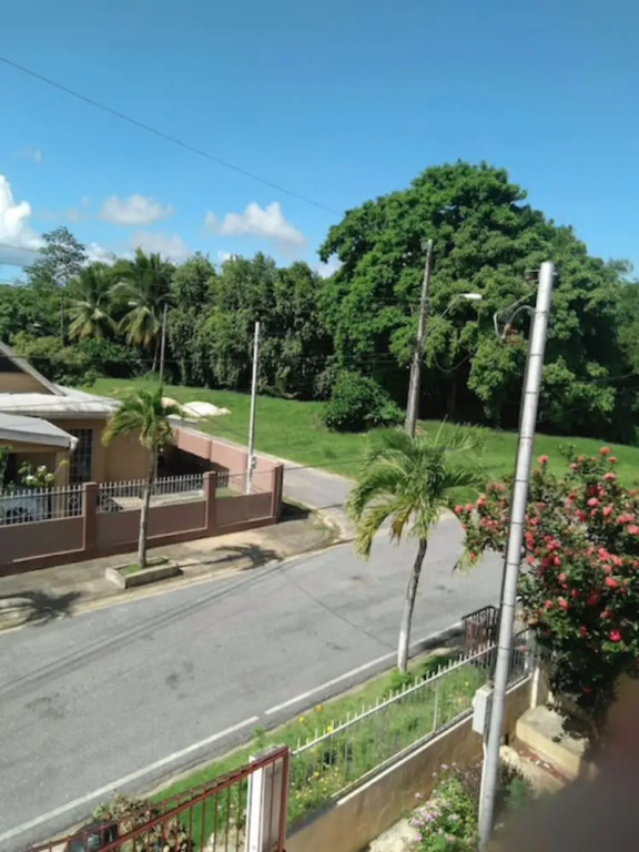 Spacious Apartment near Mall