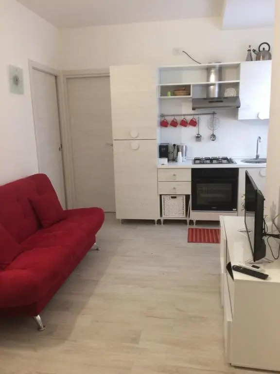 APPARTAMENTO RUBINO - Lovely Little Flat 3 Minutes From Golf Club 5 Minutes From Lake