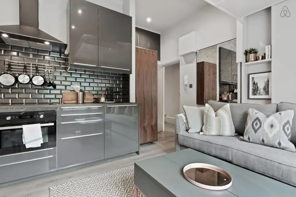 Splendid Studio Flat W/suspended Bed in Camden