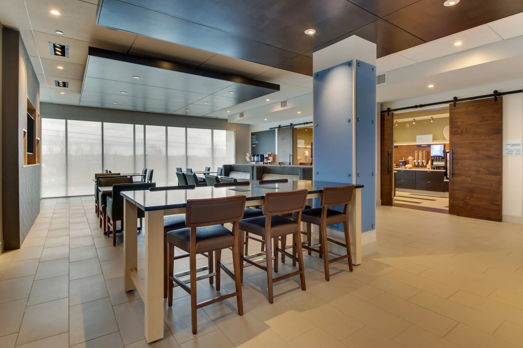 Holiday Inn Express & Suites - Nashville MetroCenter Downtown by IHG