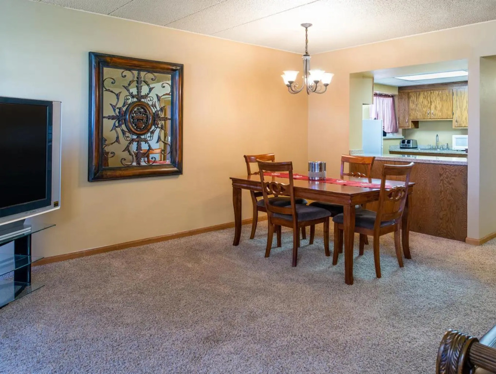 Sunset Inn & Suites