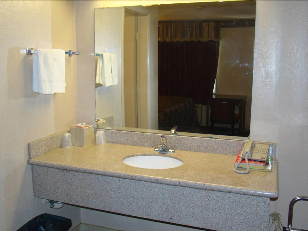 Desert Hills Motel