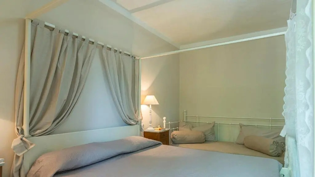 VILLA LA CORTE 6, Emma Villas