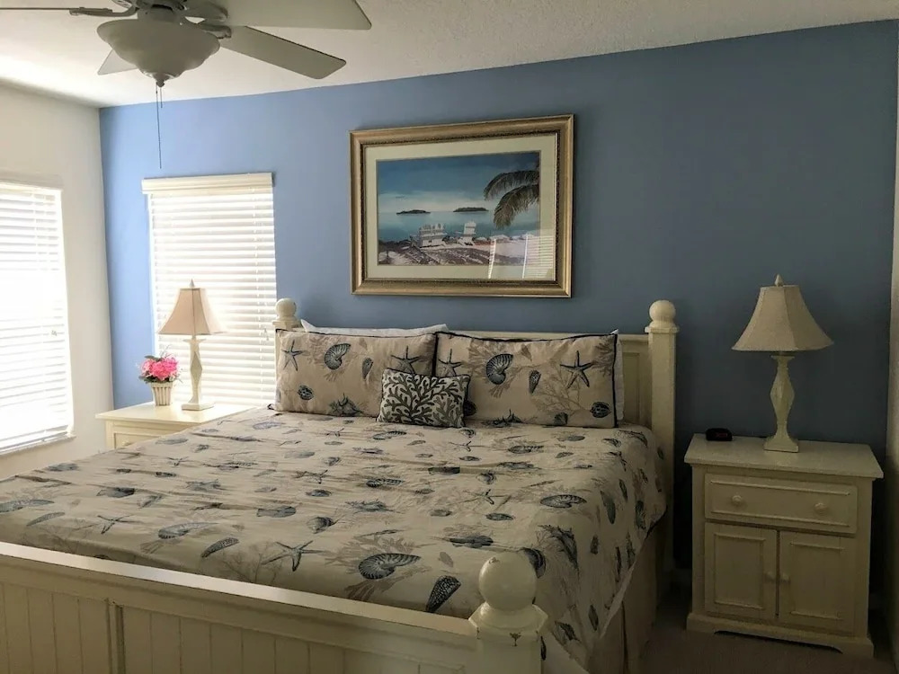 8627 La Isla Drive 7 Bedroom Home by Redawning
