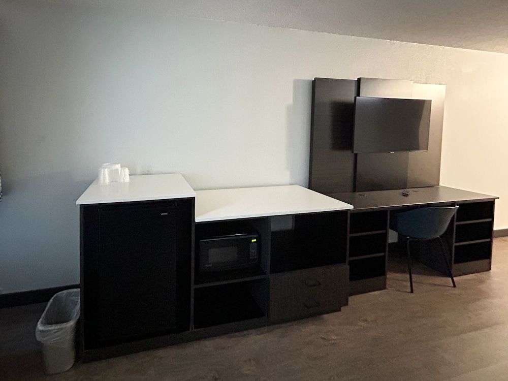 Studio 6 Suites Carson, CA