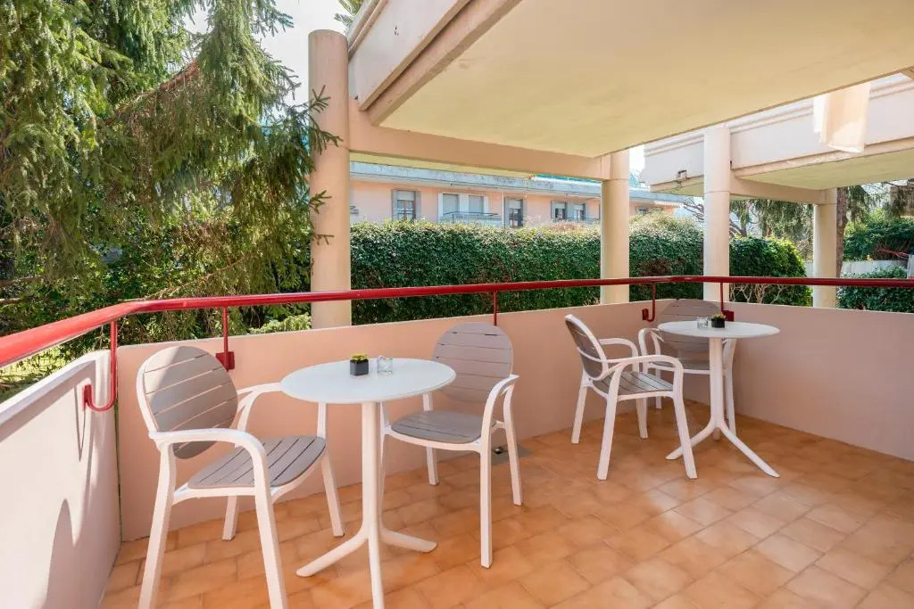 Deluxe Suites