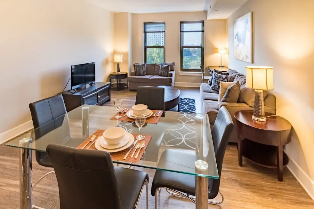 Bluebird Suites in Pentagon City