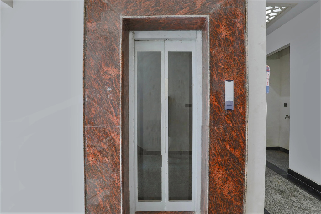 FabHotel F9 Noida Sector 56