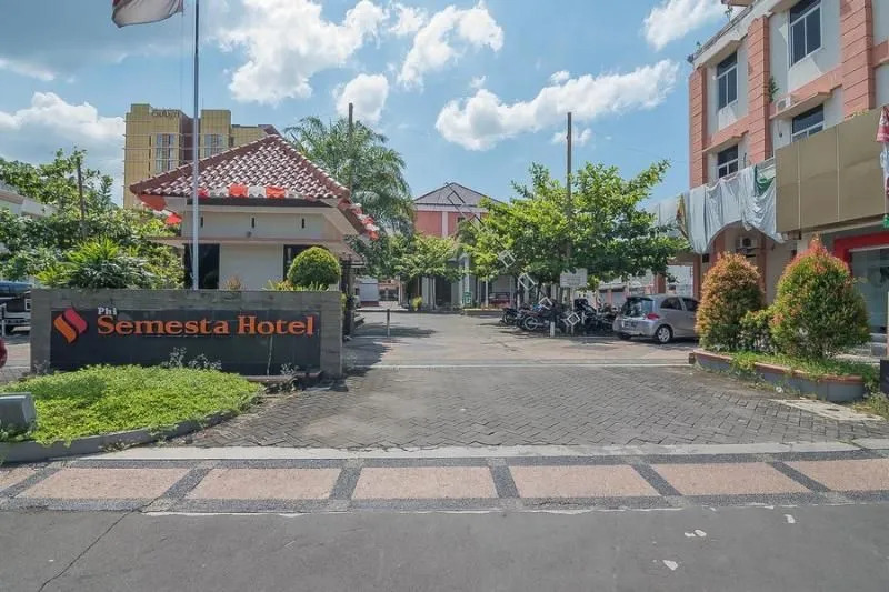 RedDoorz Premium Syariah @ Semarang City Center