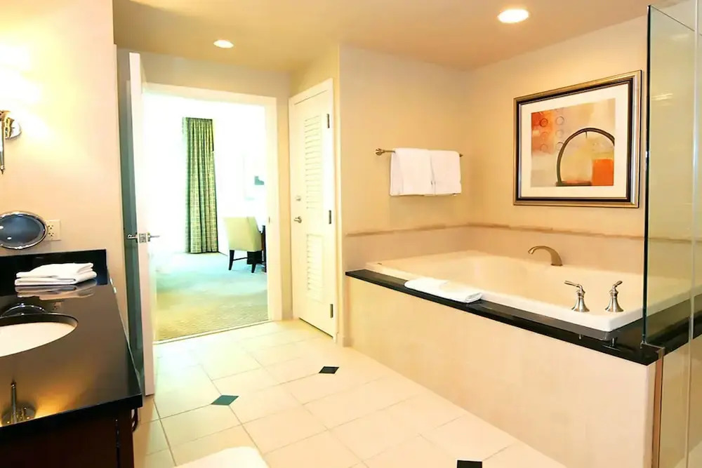 Amalz Suites Collection at MGM Signature