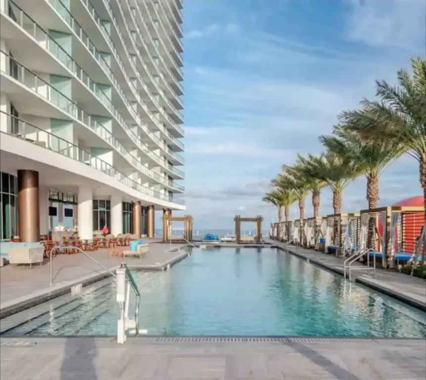 Beautiful Hyde Resort Luxe 2BR Private Beachfront