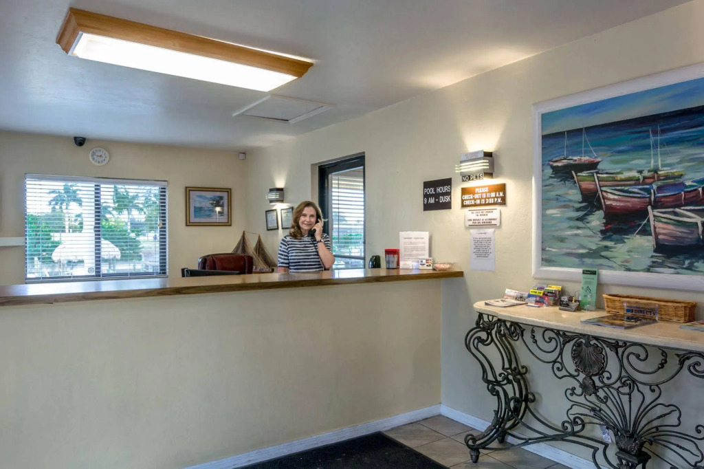 OYO Waterfront Hotel- Cape Coral Fort Myers, FL