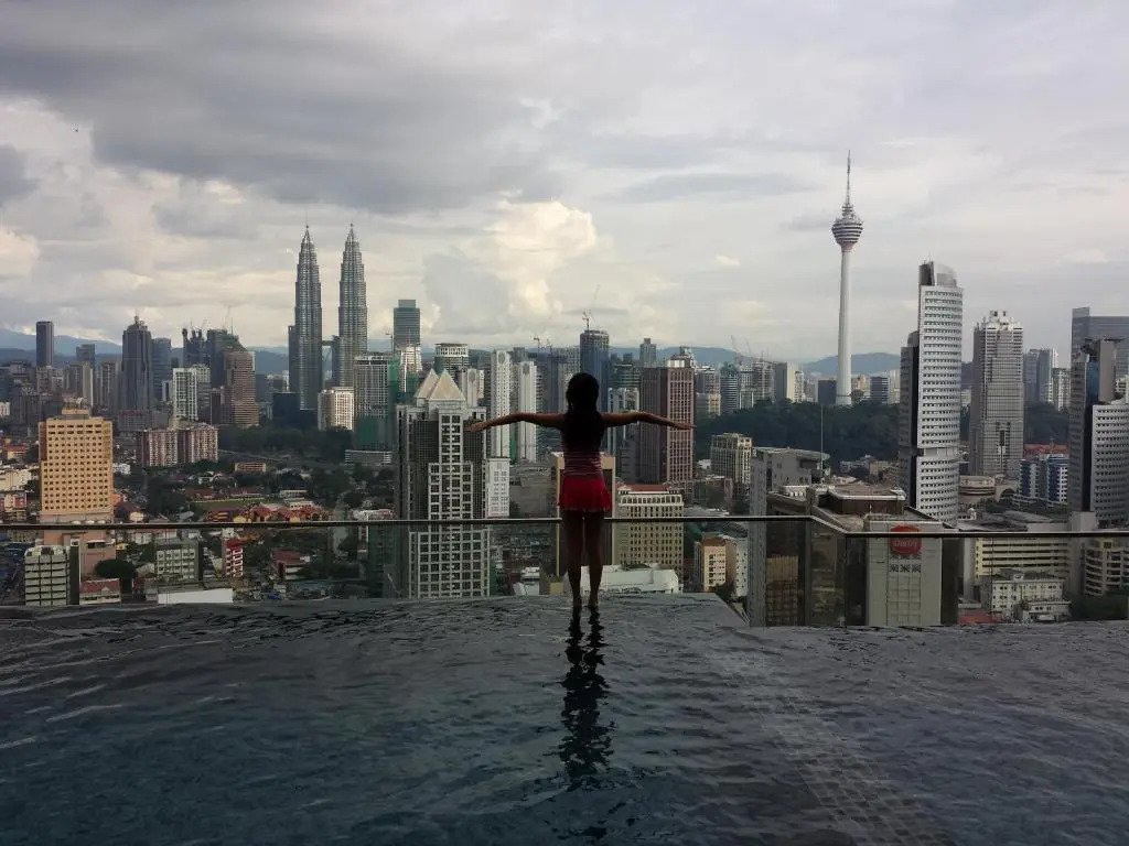 Regalia Residence KLCC View by iLuxHome