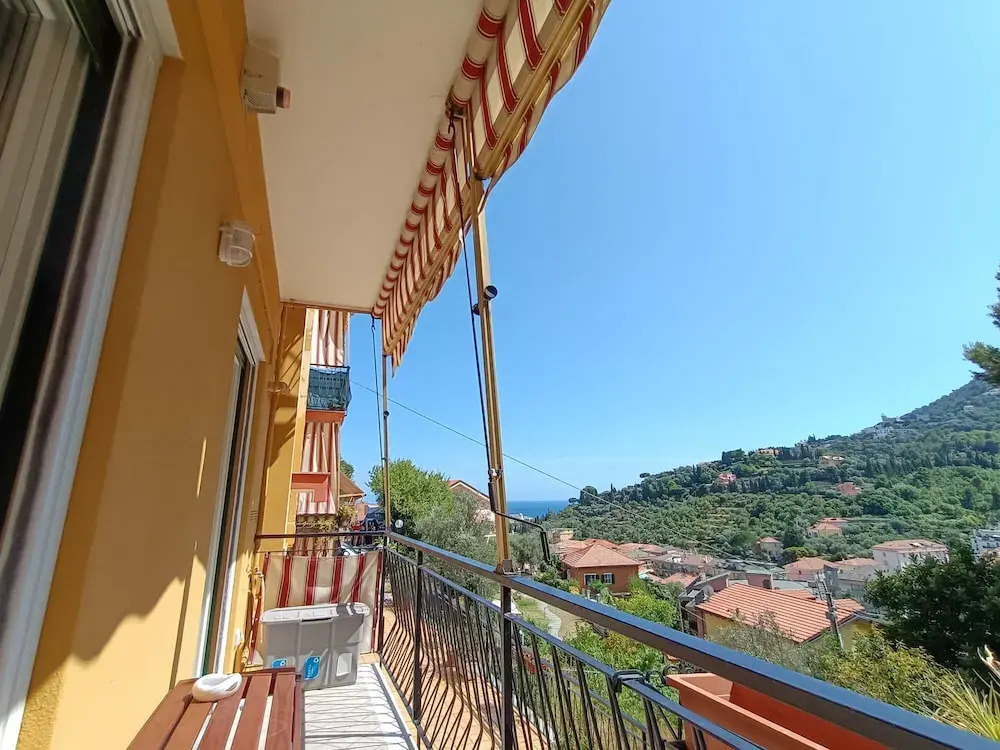 JOIVY Bright Flat W/2 Balconies & Sea View