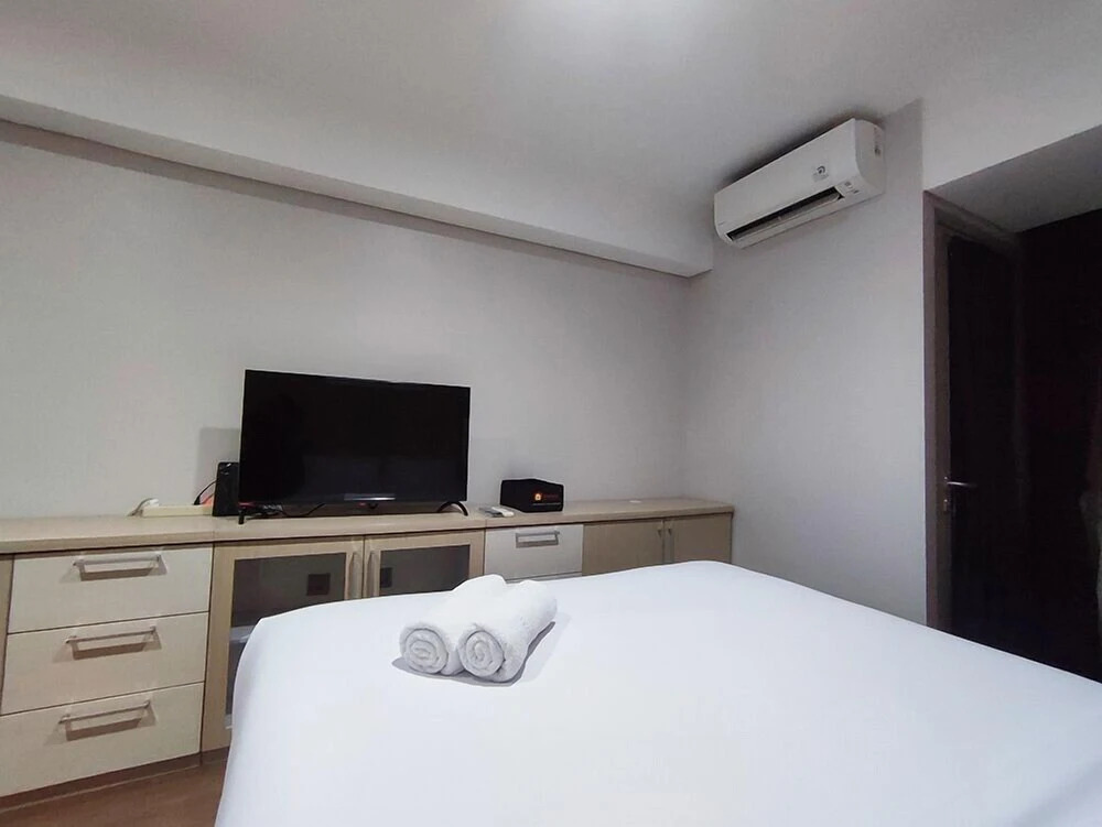 New Furnished Studio Room Apartment At Warhol (W/R) Residences