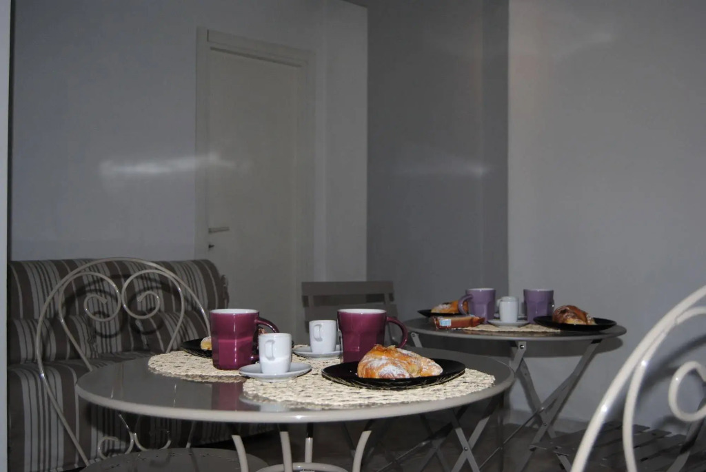 Metropolis Rooms&Services