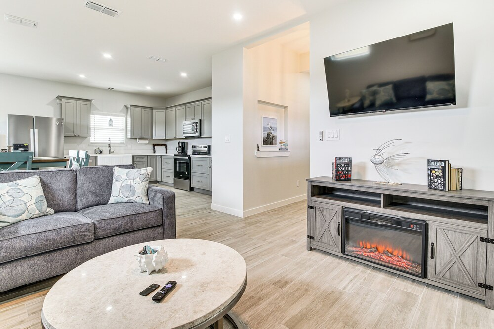 Modern Port Isabel Home: Coastal Family Home!