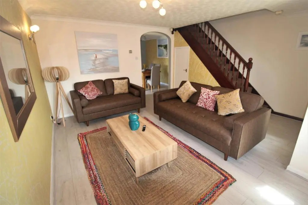 3 Bed House - Garden & Parking - Quiet Cul De Sac