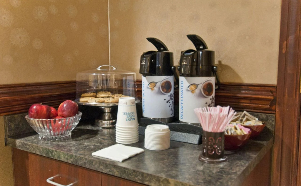 Holiday Inn Express Hotel & Suites Biloxi- Ocean Springs by IHG