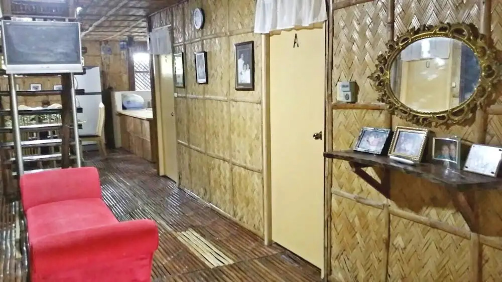V House