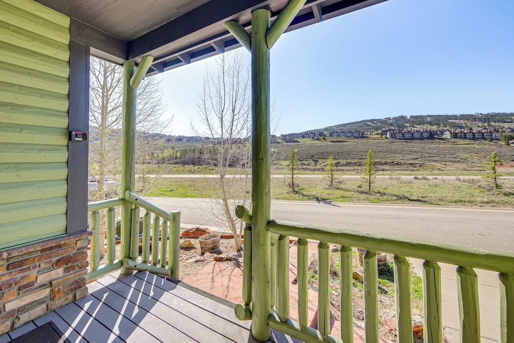 Mtn Views & Private Hot Tub: Granby Group Getaway!