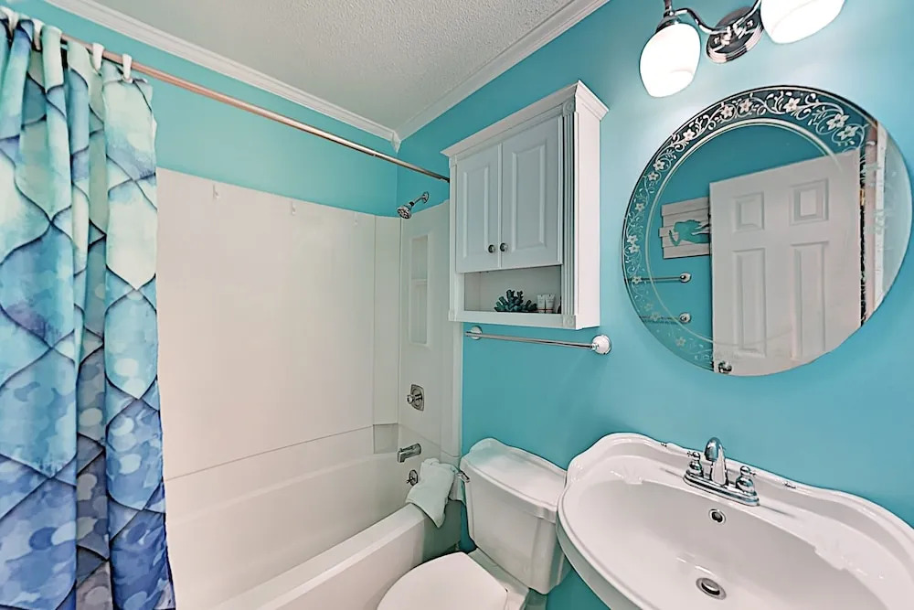 New Listing! All-suite Getaway W/ Pools & Tennis 2 Bedroom Condo
