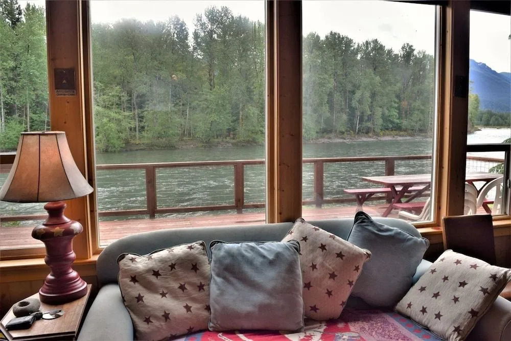Cowlitz River Cabin