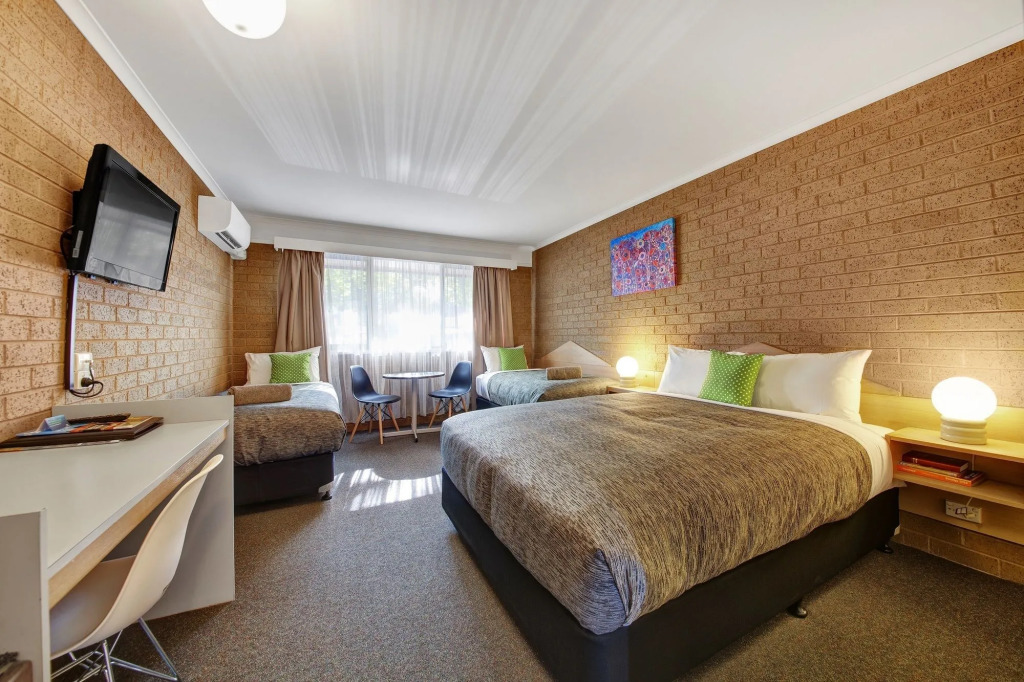 Central Deborah Motel