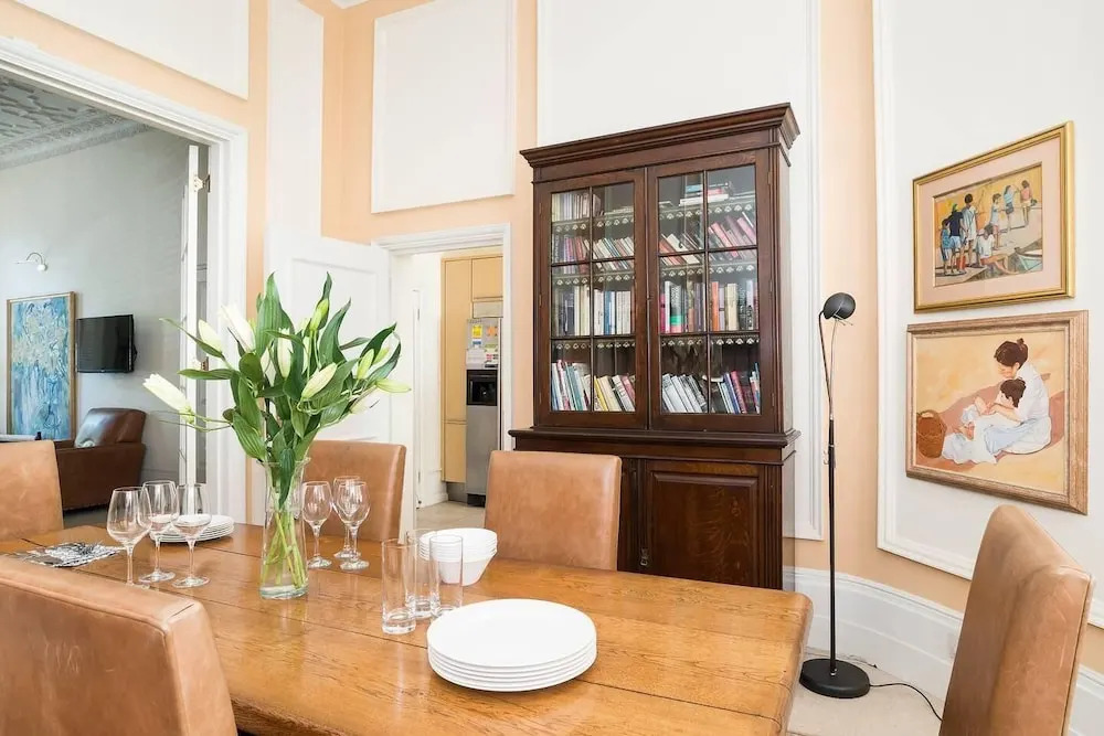 Beautiful Traditional 2BR in Central London
